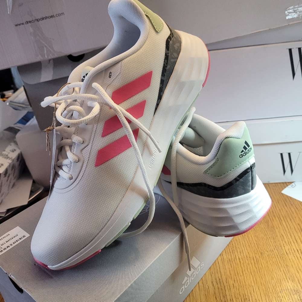 Ladies Adidas Sneaker - Picture 4 of 10